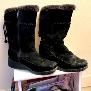 kHOMBU genuine suede leather boot. Size8 zip up only worn twice.Great condition